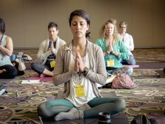 Att kombinera naprapati med yoga för optimal hälsa illustration